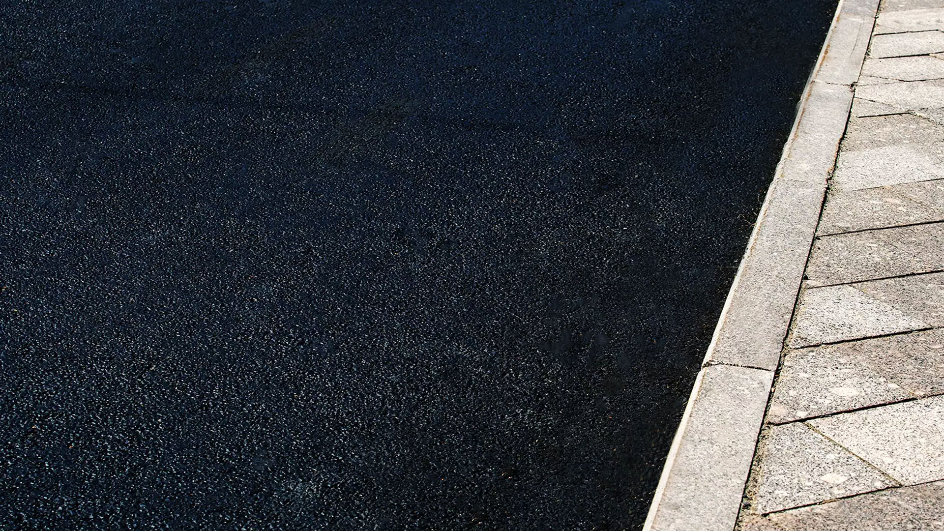 We use only the highest quality UV-stable resins and premium aggregates, ensuring long-lasting results that resist fading and wear.
